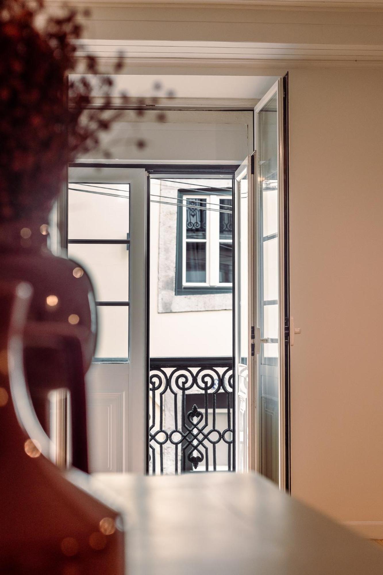 Fully Renovated! In The Heart Of The Old Town - Bica Apartment *
